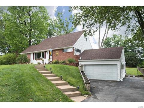 1035 Tulip Ln, Ellisville, MO 63021 photo 2