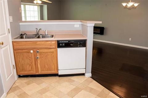 1621 Forest Spgs #A, Ballwin, MO 63021 photo 9