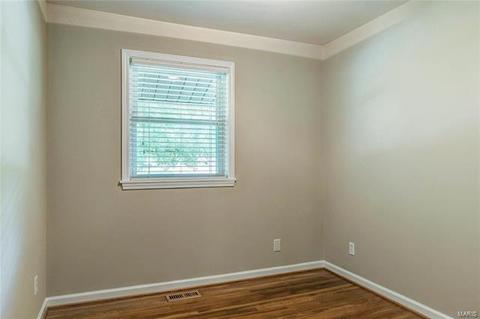 526 Spring Meadows Dr, Manchester, MO 63011 photo 12