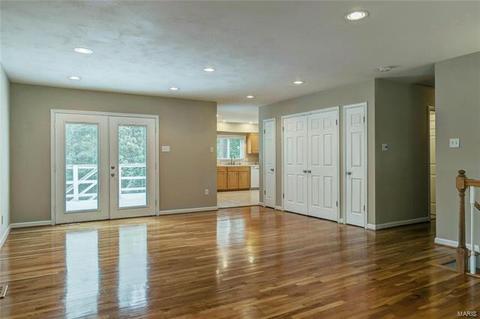 526 Spring Meadows Dr, Manchester, MO 63011 photo 4
