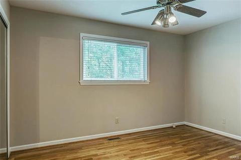 526 Spring Meadows Dr, Manchester, MO 63011 photo 7