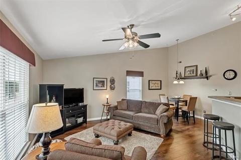622 Homerun Dr, O'fallon, MO 63366 photo 2