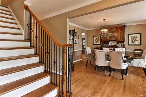 667 Waterford Ridge Dr, Ballwin, MO 63021 photo 5