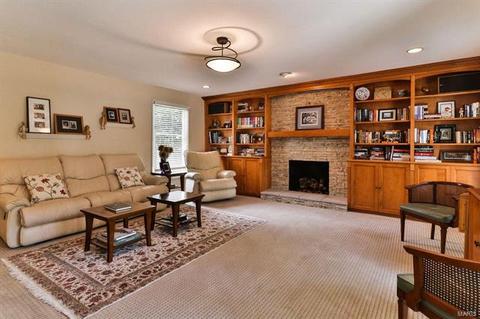 667 Waterford Ridge Dr, Ballwin, MO 63021 photo 17