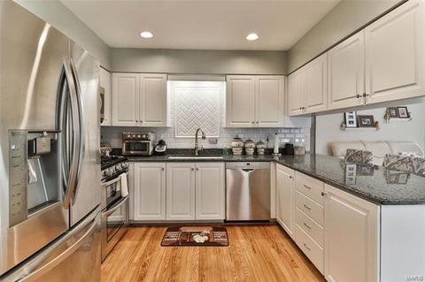 667 Waterford Ridge Dr, Ballwin, MO 63021 photo 10
