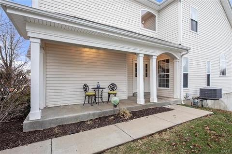 687 Bluffs View Ct, Eureka, MO 63025 photo 4