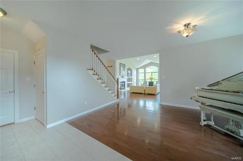 687 Bluffs View Ct, Eureka, MO 63025 photo 10