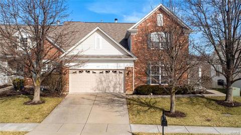 687 Bluffs View Ct, Eureka, MO 63025 photo 1