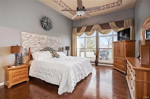 687 Bluffs View Ct, Eureka, MO 63025 photo 17