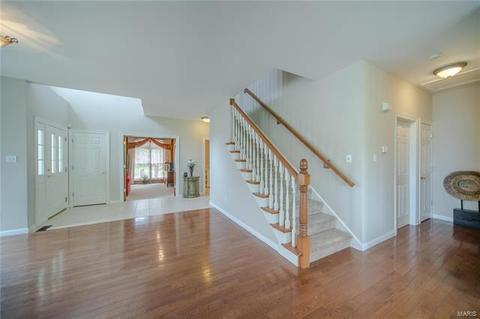 687 Bluffs View Ct, Eureka, MO 63025 photo 9