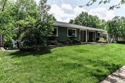 830 Sugar Hill Dr, Manchester, MO 63021 photo 1