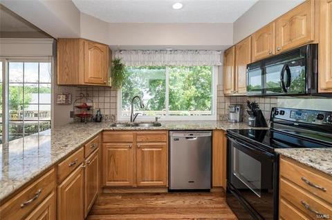 504 Oakton Rdg, Ballwin, MO 63021 photo 15