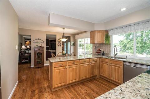 504 Oakton Rdg, Ballwin, MO 63021 photo 14