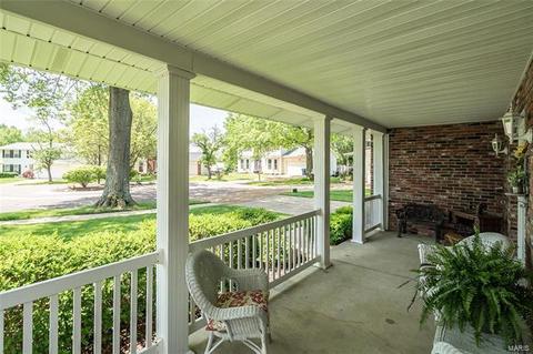 504 Oakton Rdg, Ballwin, MO 63021 photo 4