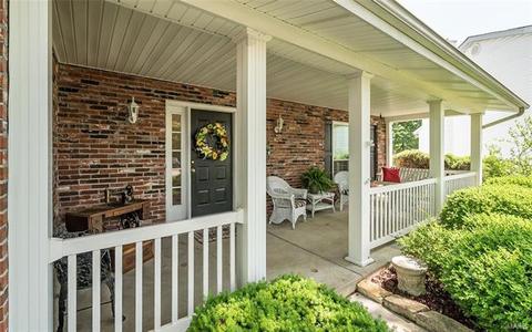 504 Oakton Rdg, Ballwin, MO 63021 photo 2