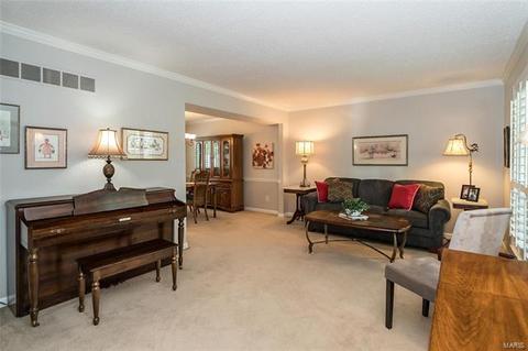 504 Oakton Rdg, Ballwin, MO 63021 photo 6