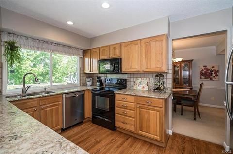 504 Oakton Rdg, Ballwin, MO 63021 photo 13