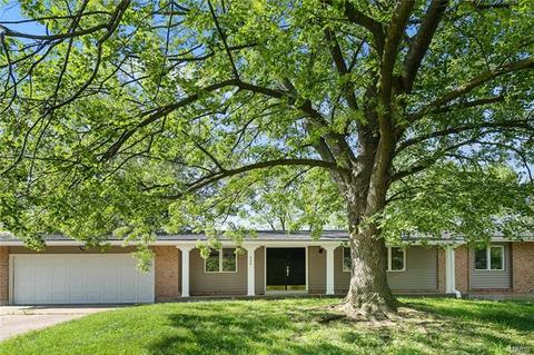906 Del Ebro, Ballwin, MO 63011 photo 1