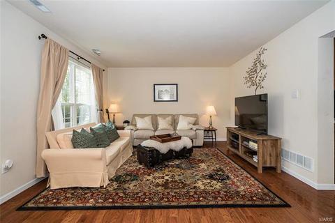 219 Coachgate Ln, Ballwin, MO 63021 photo 5