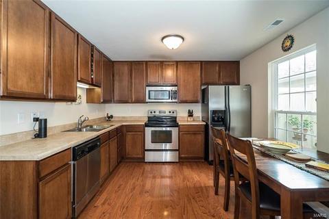 219 Coachgate Ln, Ballwin, MO 63021 photo 13