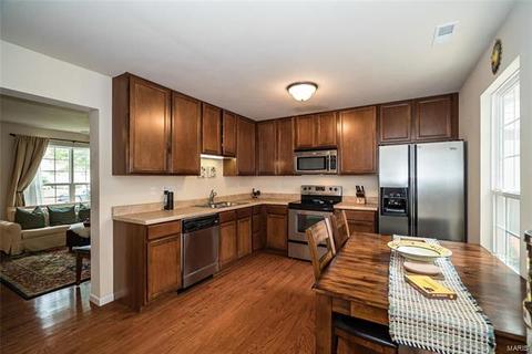 219 Coachgate Ln, Ballwin, MO 63021 photo 12