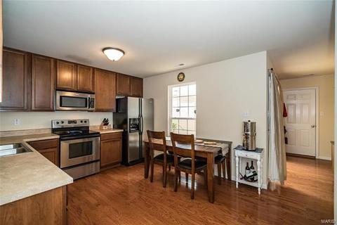 219 Coachgate Ln, Ballwin, MO 63021 photo 11