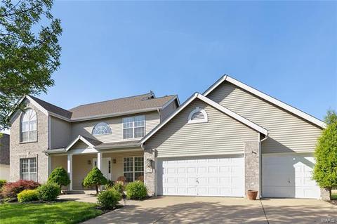 715 Hawk Run Dr, O Fallon, MO 63368 photo 1
