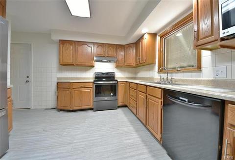 336 New Ballwin Rd, Ballwin, MO 63021 photo 10