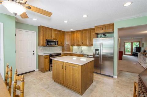 5 Swindon Ct, Manchester, MO 63011 photo 3