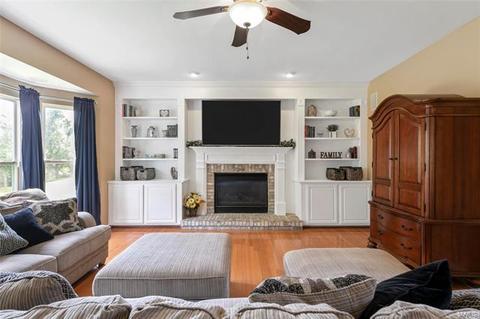 5595 Hennsley Cir, Weldon Spring, MO 63304 photo 11