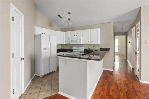 1636 Whispering Creek Dr #C, Ballwin, MO 63021 photo 5