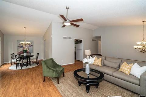 523 Shepards Xing, Ballwin, MO 63021 photo 4
