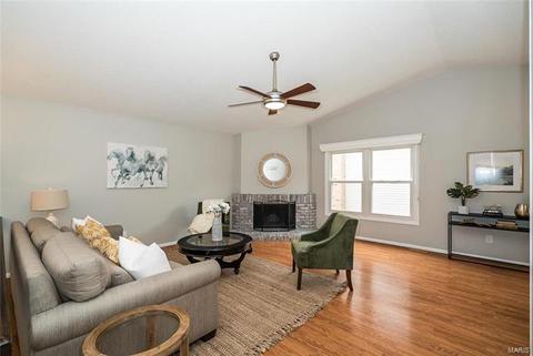 523 Shepards Xing, Ballwin, MO 63021 photo 3