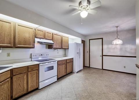 852 Woodside Trails Dr, Ballwin, MO 63021 photo 12