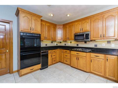319 Walnut Frst, O'fallon, MO 63366 photo 4