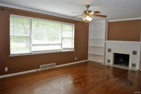 200 Hilltop Rd, Ellisville, MO 63011 photo 3