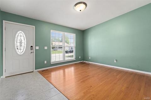 1366 Half Moon Dr, O'fallon, MO 63366 photo 4