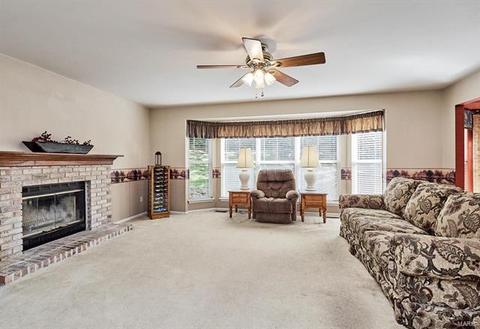 194 Hunters Lake Ct, Eureka, MO 63025 photo 8