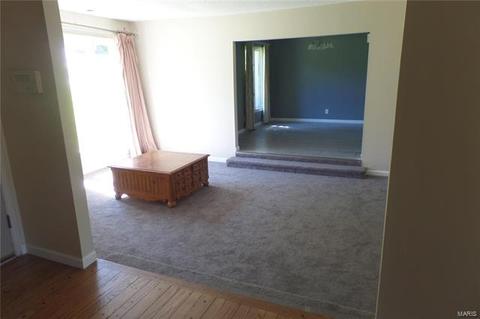 555 Spragues Ml, Ballwin, MO 63011 photo 9