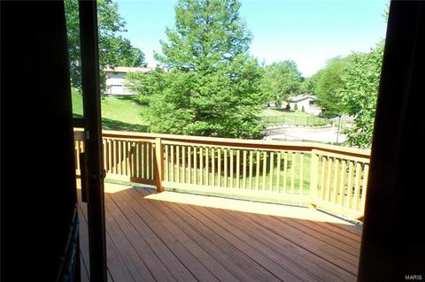 555 Spragues Ml, Ballwin, MO 63011 photo 7
