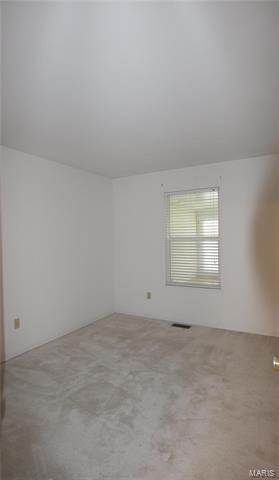 1065 Delmar Dr, O'fallon, MO 63366 photo 12