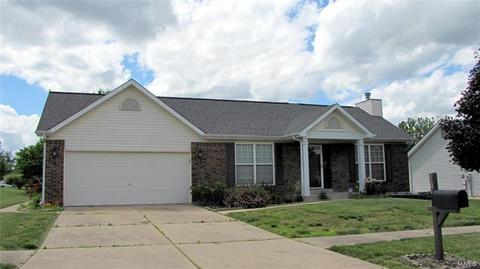 1065 Delmar Dr, O'fallon, MO 63366 photo 1