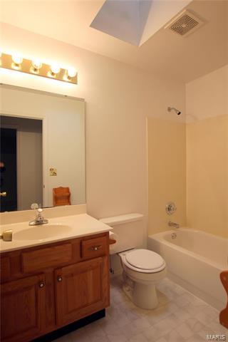 1065 Delmar Dr, O'fallon, MO 63366 photo 11