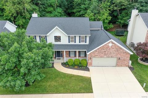 923 Castle Pines Dr, Ballwin, MO 63021 photo 3