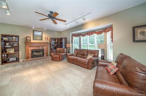 923 Castle Pines Dr, Ballwin, MO 63021 photo 15