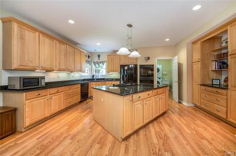 923 Castle Pines Dr, Ballwin, MO 63021 photo 19