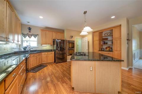923 Castle Pines Dr, Ballwin, MO 63021 photo 20