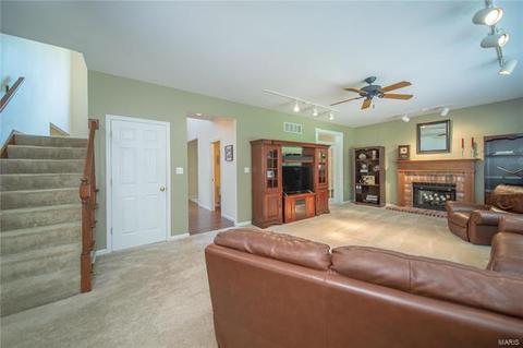 923 Castle Pines Dr, Ballwin, MO 63021 photo 16
