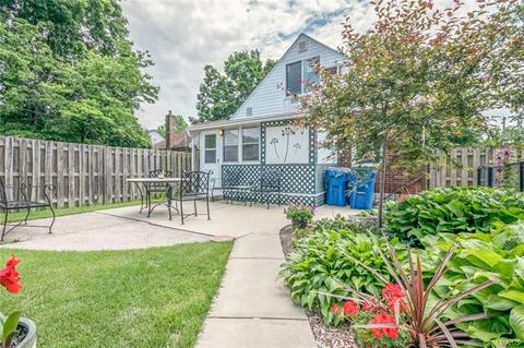 8907 Apache Ln, Saint Louis, MO 63114 photo 5