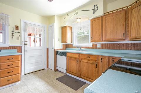 8907 Apache Ln, Saint Louis, MO 63114 photo 13